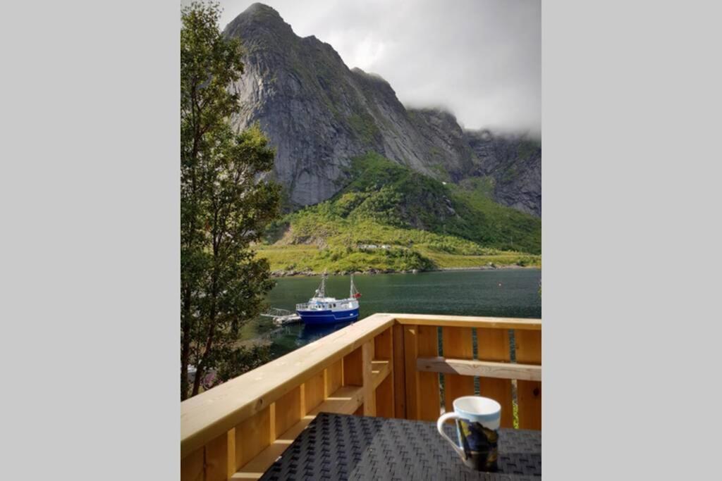 Cozy House By The Fjord In The Heart Of Lofoten 雷讷 外观 照片