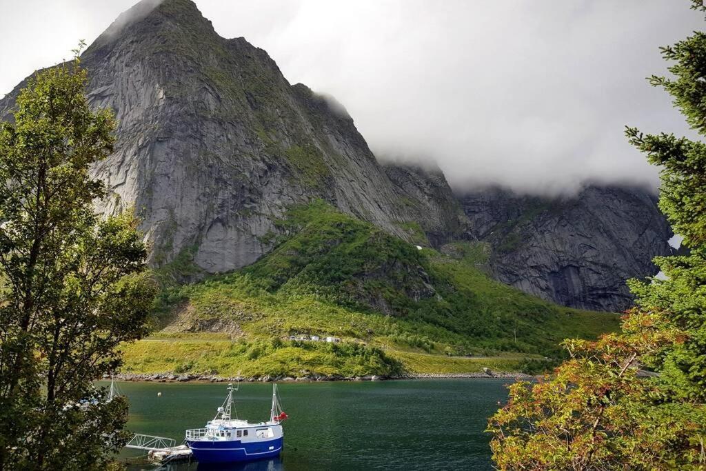 Cozy House By The Fjord In The Heart Of Lofoten 雷讷 外观 照片