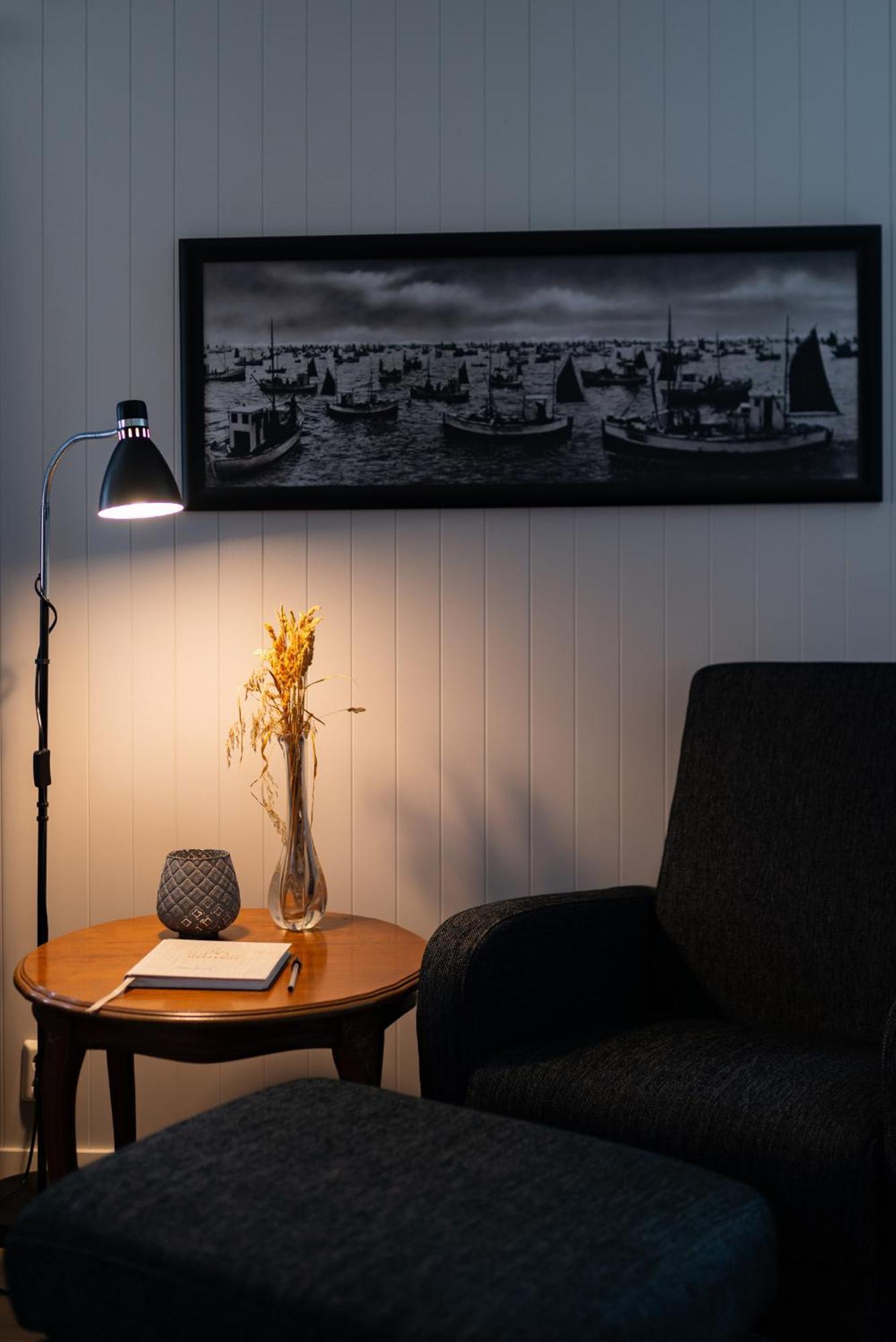 Cozy House By The Fjord In The Heart Of Lofoten 雷讷 外观 照片